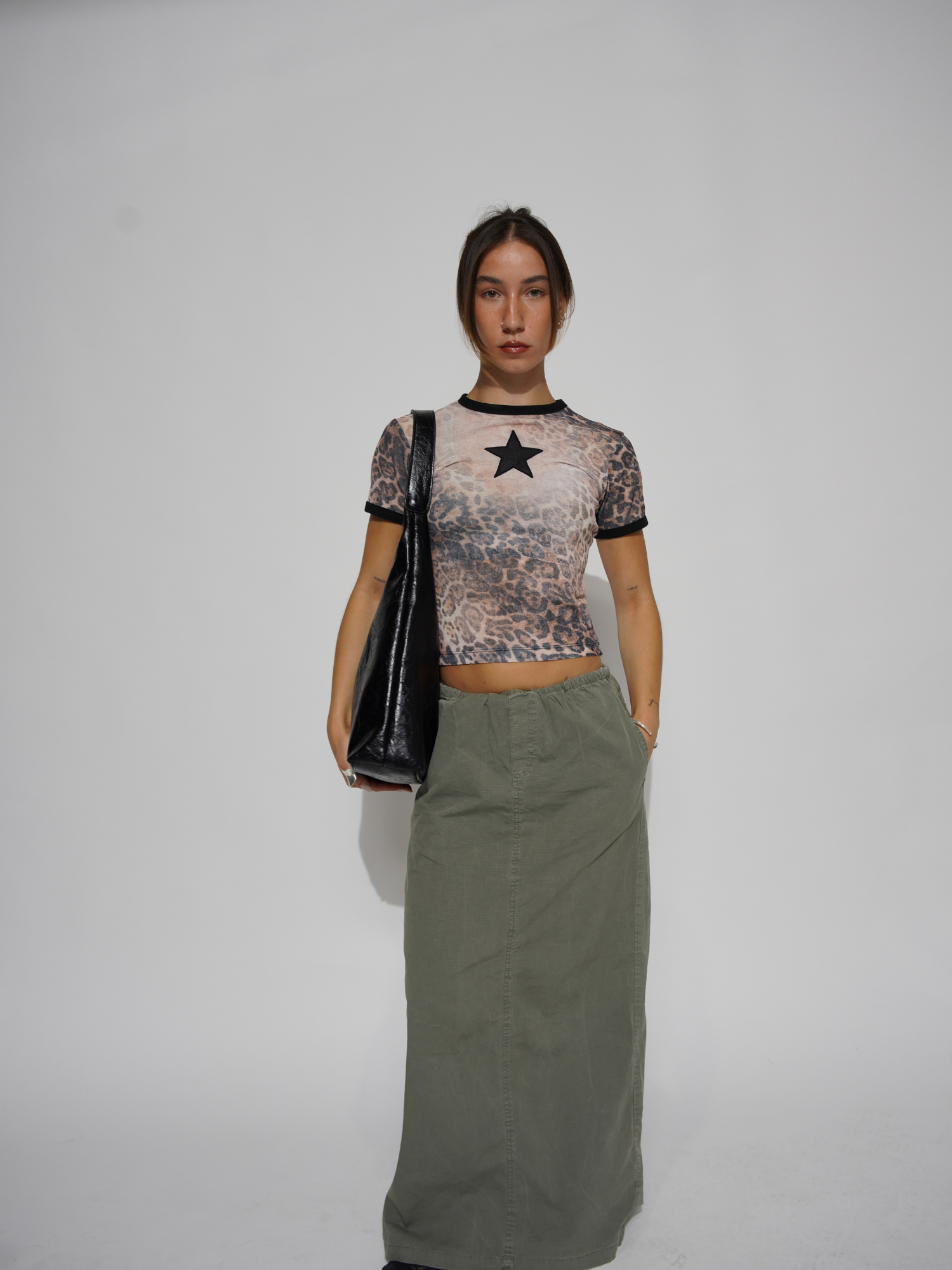 Vintage-Inspired Distressed Leather Tote Bag