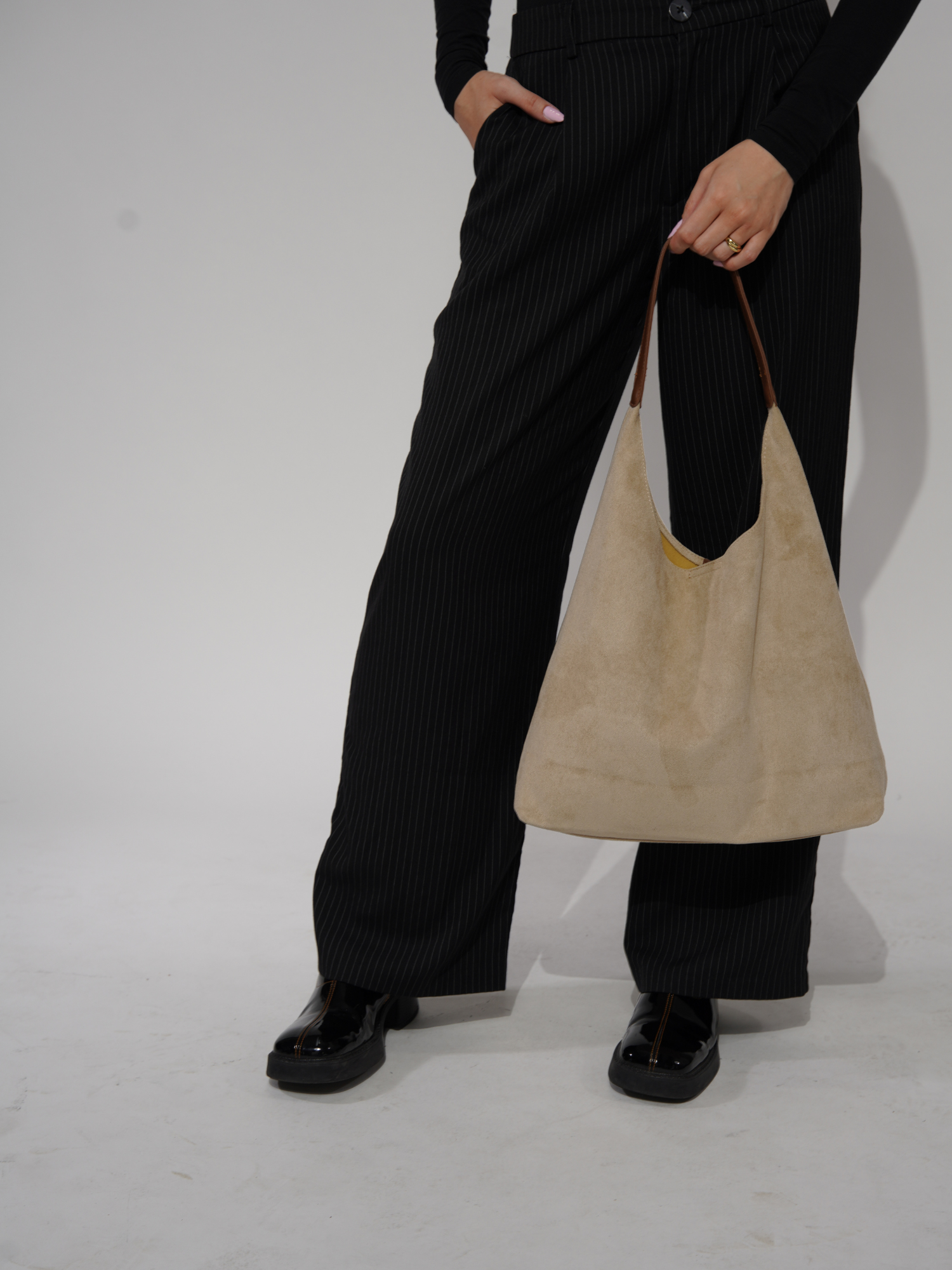 Timeless Leather Tote for Everyday Use