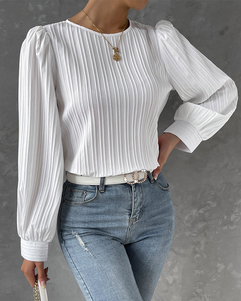 Chic Round Neck Tee