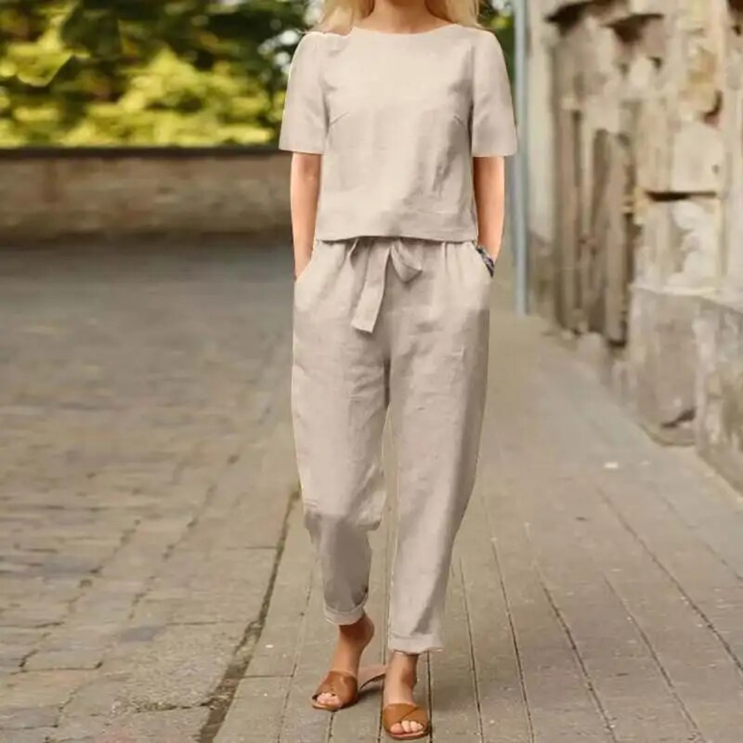 Stylish and Cozy Spring/Summer Outfit