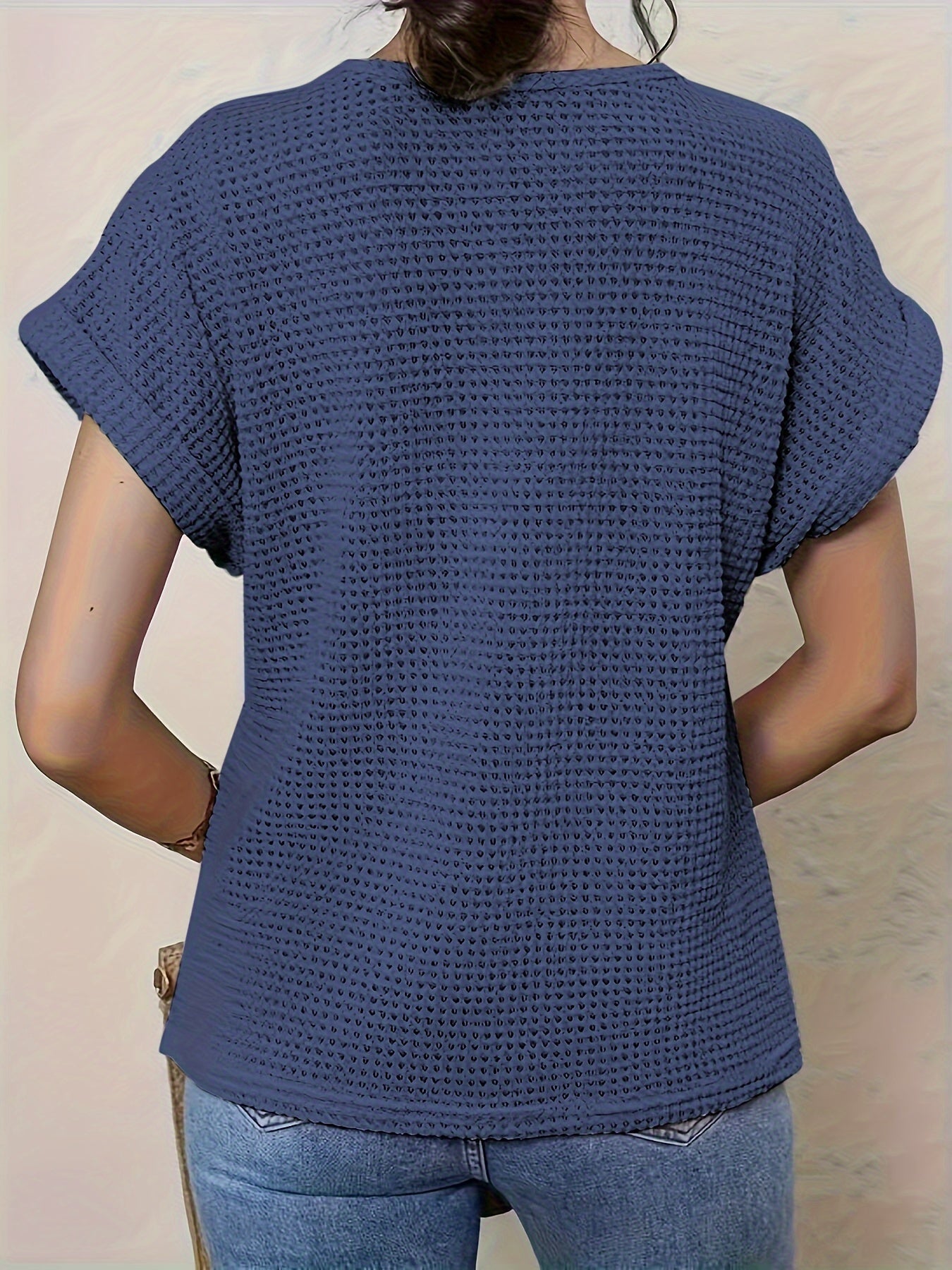 Elegant Women's Blouse: A Timeless Classic