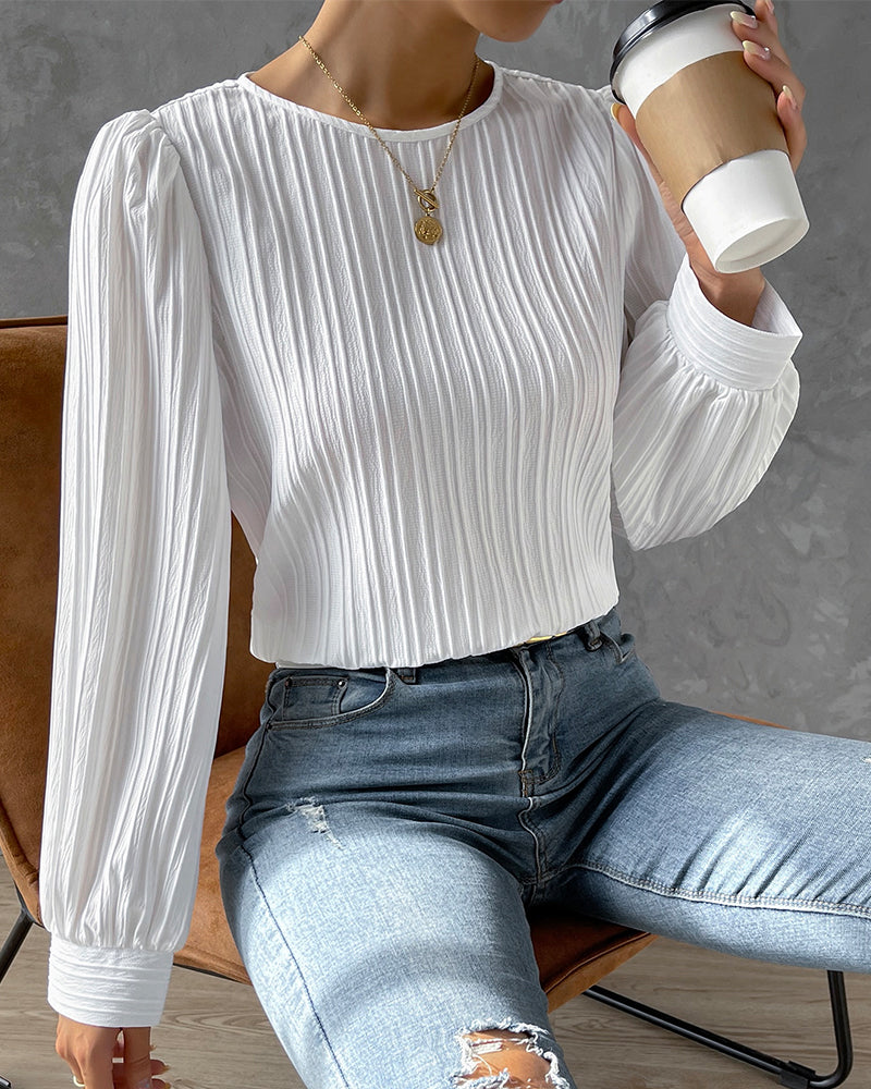 Chic Round Neck Tee