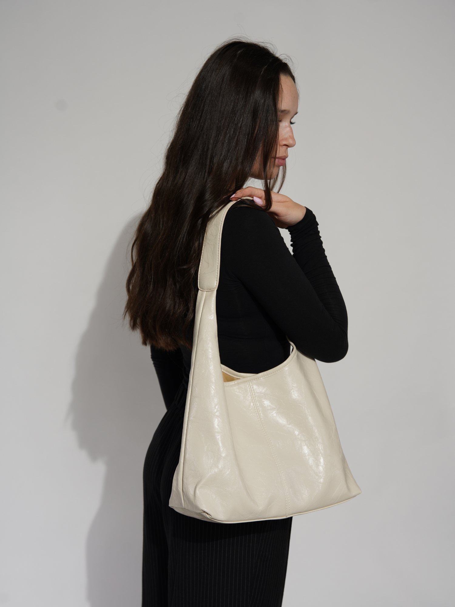 Vintage-Inspired Distressed Leather Tote Bag