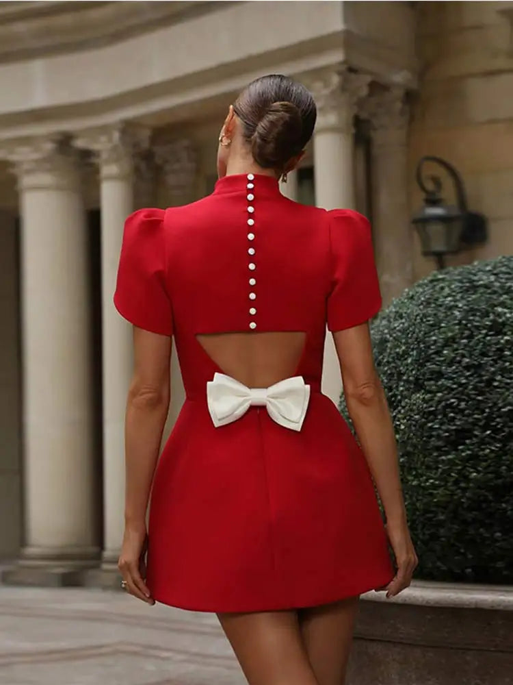 Elegant Mini Dress – Discover Timeless Charm!