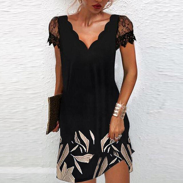 Chic Dress Featuring Stunning Details