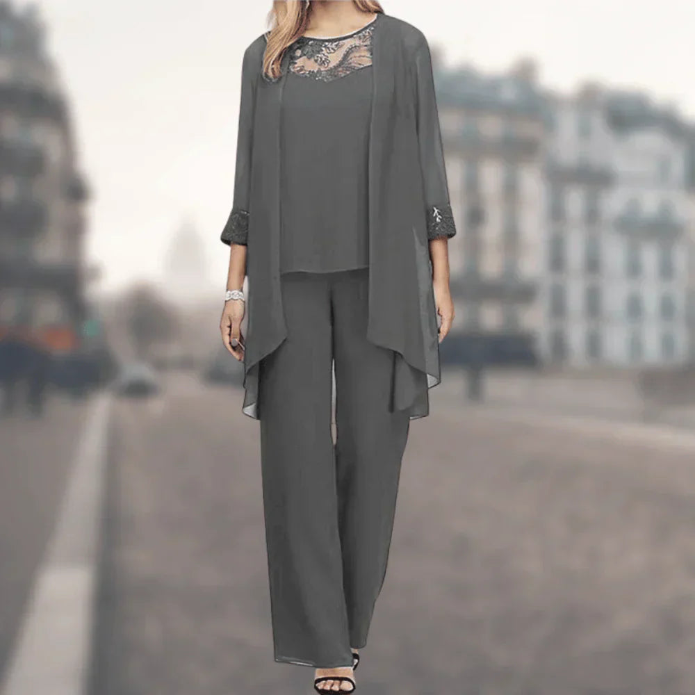 Kyma - Chic Women's Three-Piece Suit