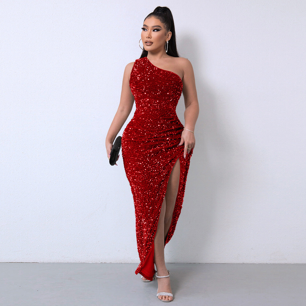 Chic One-Shoulder Sequin Gown with a Dramatic High Slit