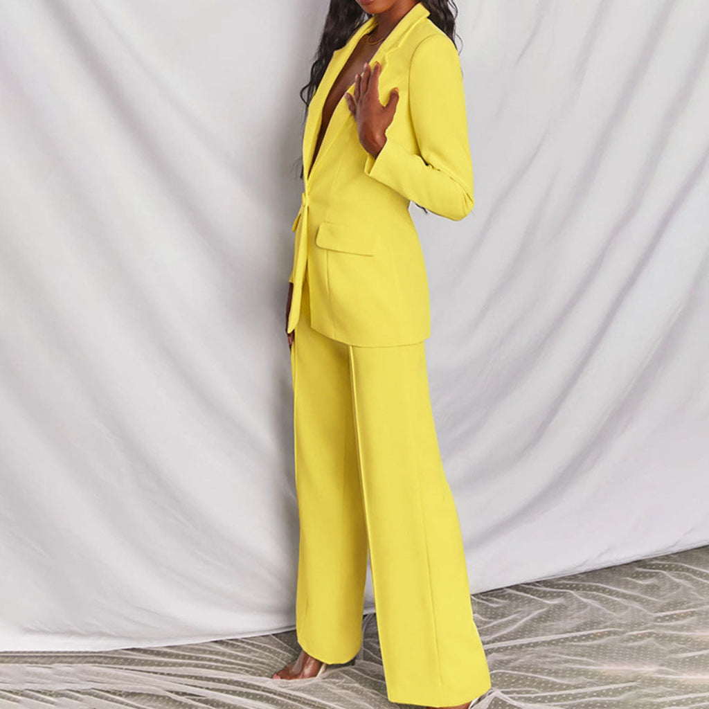 Hayley - Stylish Women's Two-Piece Blazer and Trousers Set